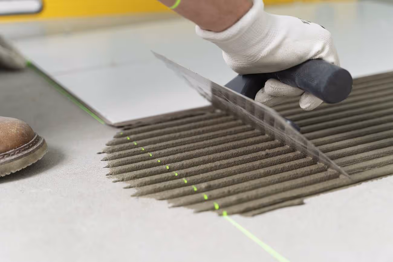 Fliesenarbeiten von Anstrich-und. Tapezierarbeiten